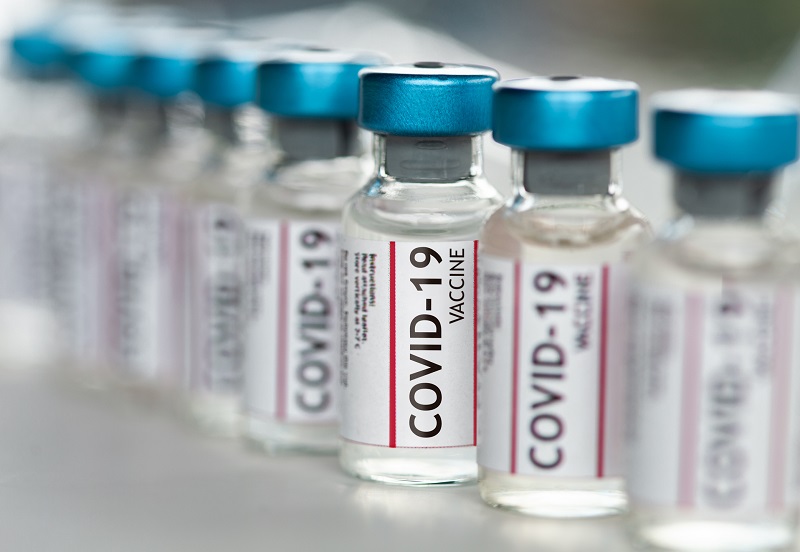 First doctor in US receives coronavirus vaccine: 'I went in today feeling  very hopeful', Coronavirus